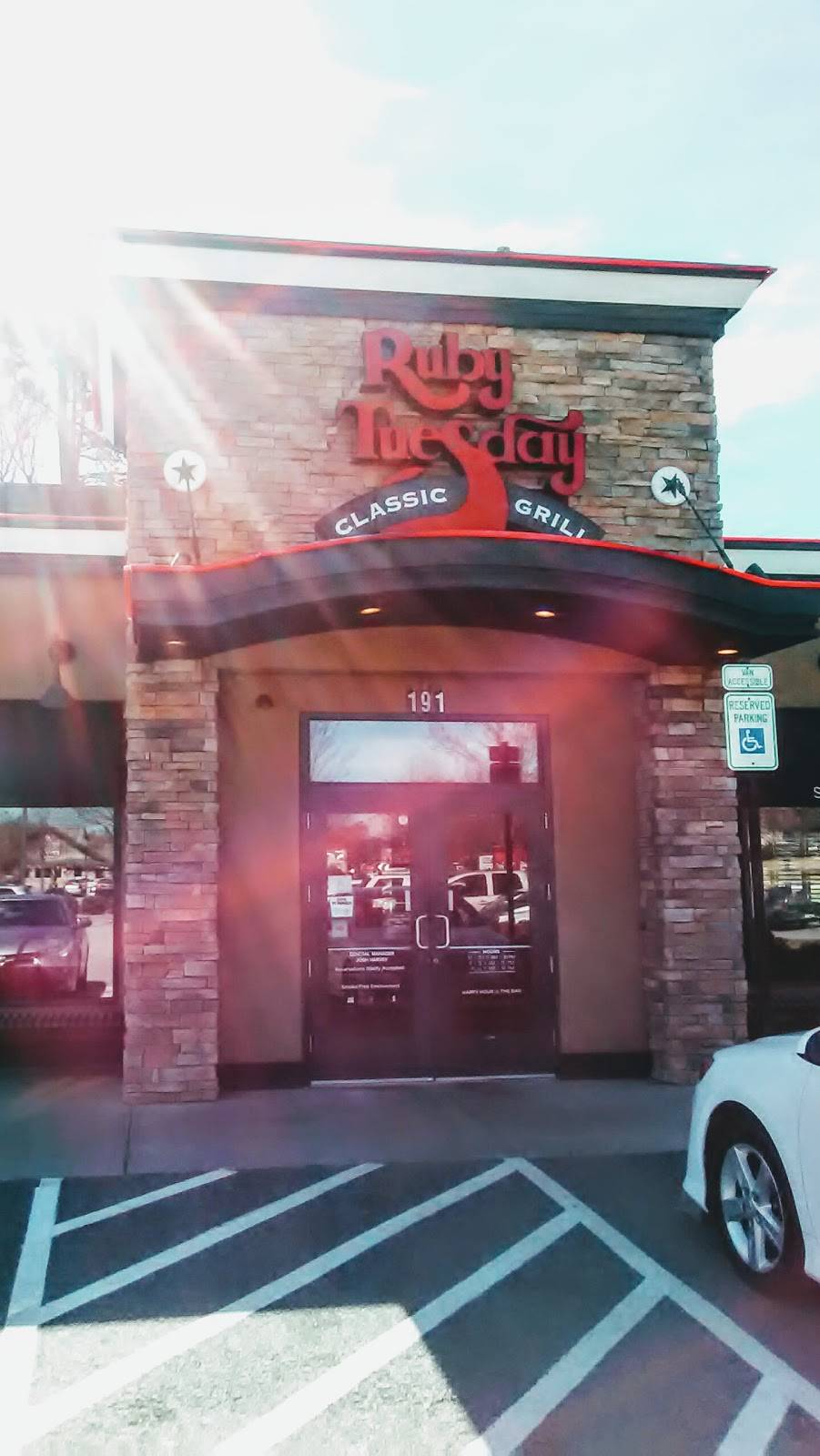 Ruby Tuesday | restaurant | 191 Dorman Centre Dr, Spartanburg, SC 29301, USA | 8645950341 OR +1 864-595-0341