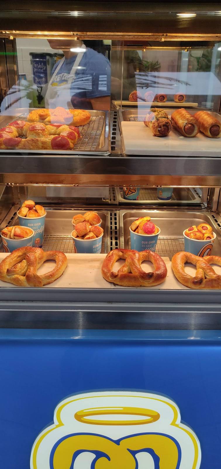 Auntie Annes Pretzels | cafe | 737 Spectrum Center Dr #220, Irvine, CA 92618, USA | 9494530643 OR +1 949-453-0643