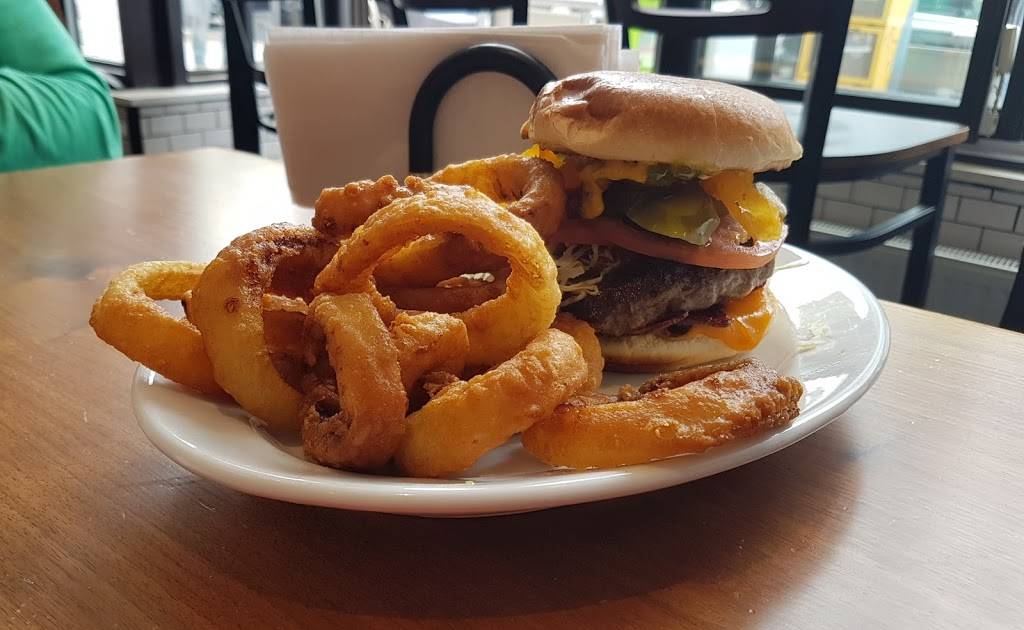 Grillway Souvlaki House | restaurant | 2422 Bloor St W, Toronto, ON M6S 1P9, Canada | 4169015554 OR +1 416-901-5554