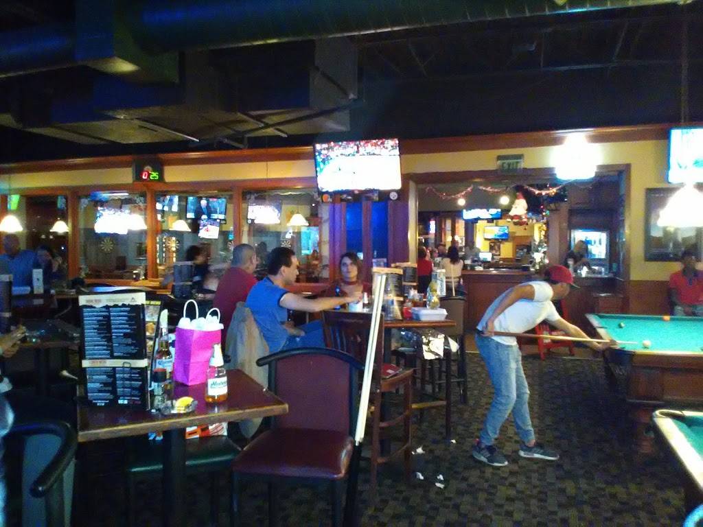 Fox & Hound | restaurant | 1001 NE Green Oaks Blvd, Arlington, TX 76006, USA | 8172773591 OR +1 817-277-3591