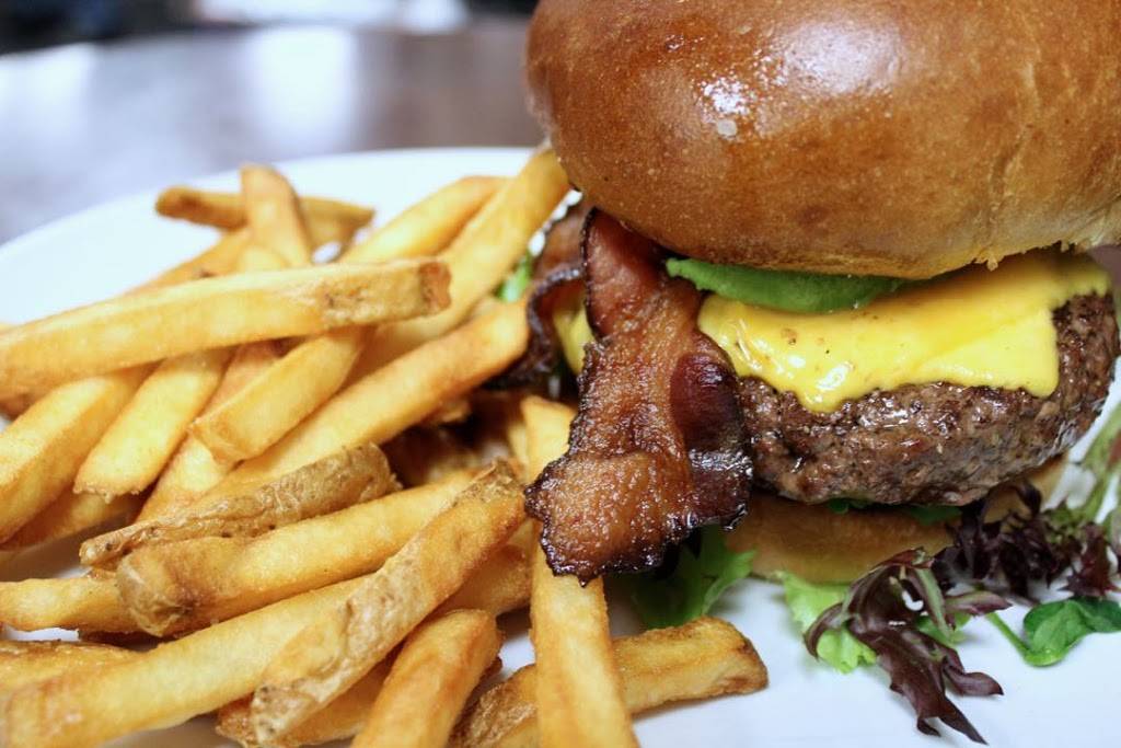 Auld Dubliner Squaw Valley | restaurant | 1850 Village South Rd #41, Olympic Valley, CA 96146, USA | 5305846041 OR +1 530-584-6041