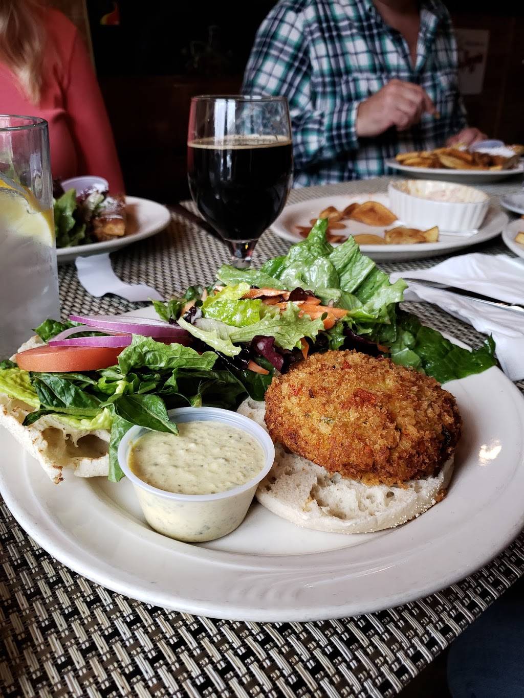 Bilbo Baggins | restaurant | 208 Queen St, Alexandria, VA 22314, USA | 7036830300 OR +1 703-683-0300