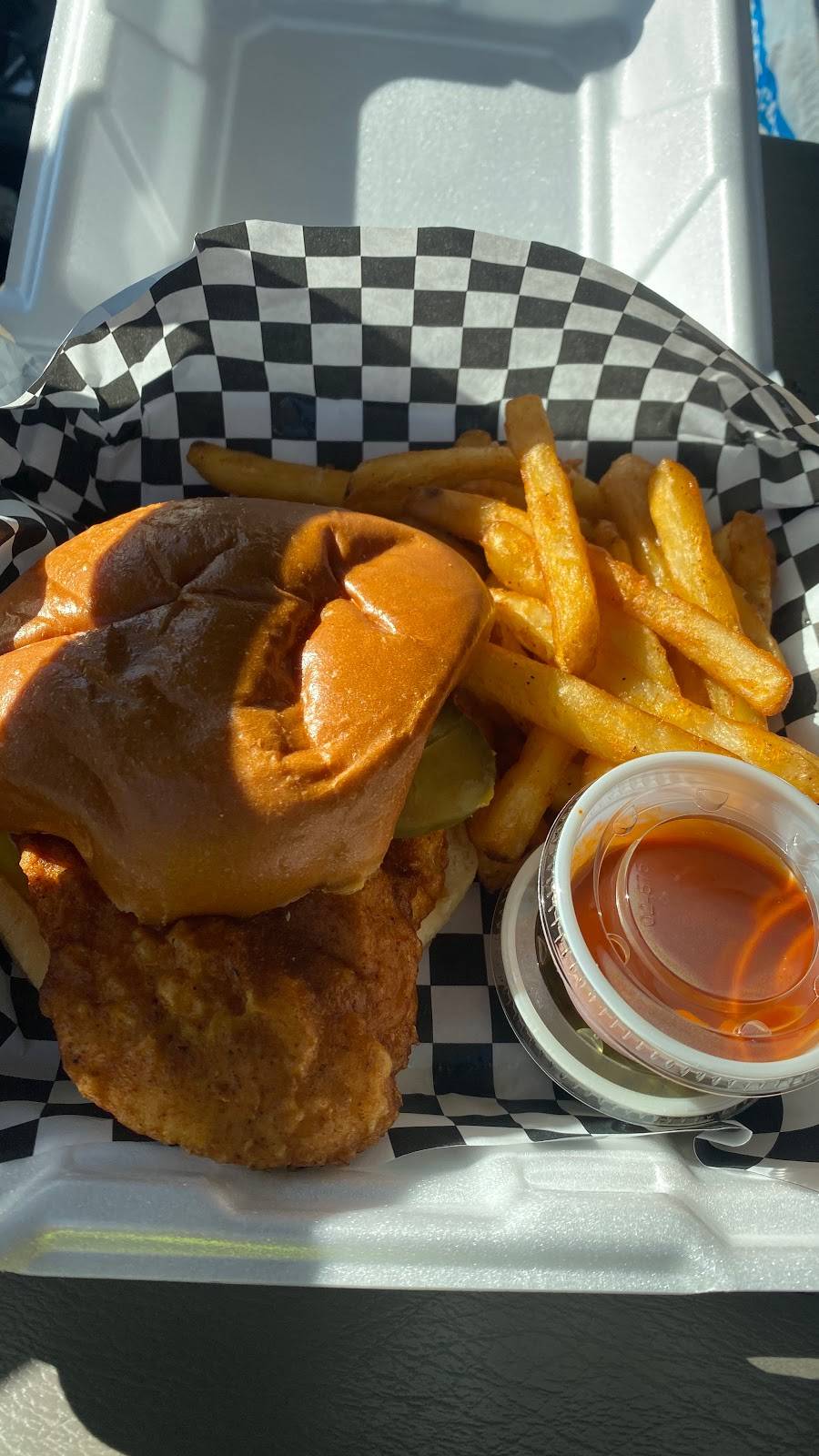 Pinulito Fried Chicken | meal takeaway | 1529 W Buckingham Rd #1a, Garland, TX 75042, USA | 2144402535 OR +1 214-440-2535