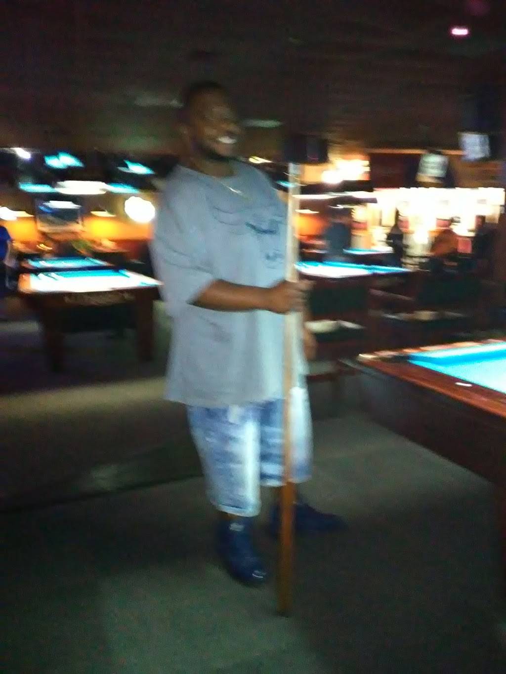 Diamond Billiard Club | restaurant | 3600 Hixson Pike, Chattanooga, TN 37415, USA | 4238775882 OR +1 423-877-5882