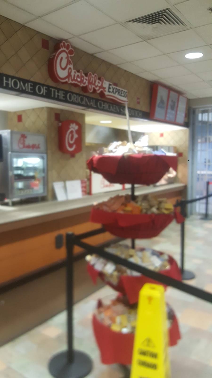 Chick-fil-A | restaurant | University Ctr Box 1170, Edwardsville, IL 62026, USA | 6186503042 OR +1 618-650-3042