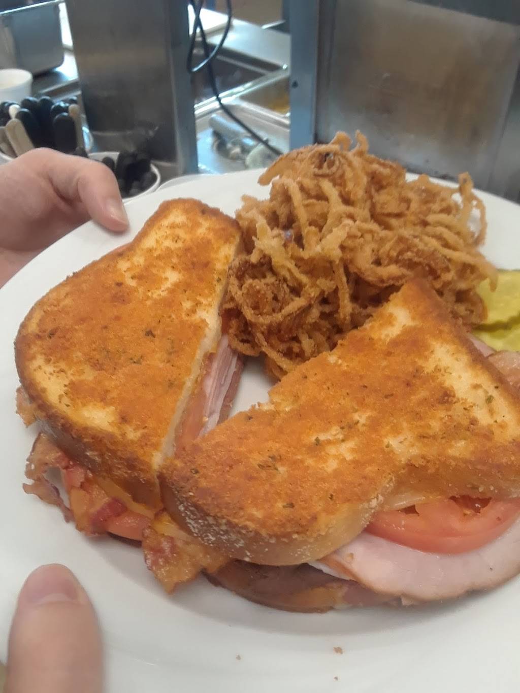 Champion Chicken | restaurant | 8718 W Lisbon Ave, Milwaukee, WI 53222, USA | 4144626200 OR +1 414-462-6200