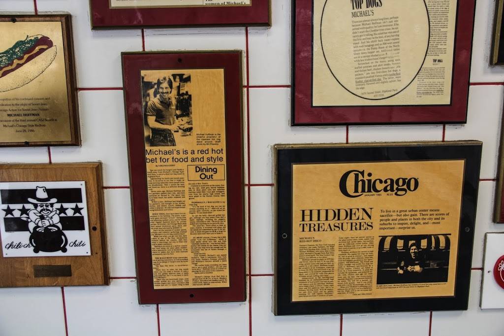 Michaels Chicago-Style Red Hots | meal takeaway | 1879 2nd St, Highland Park, IL 60035, USA | 8474323338 OR +1 847-432-3338