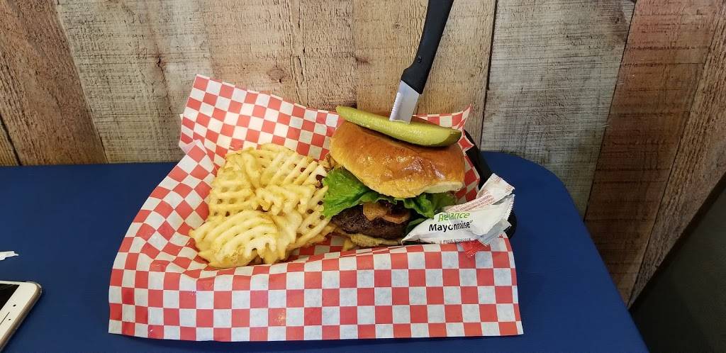 N.E. Bar & Grill | restaurant | 8739 Dyer St, El Paso, TX 79904, USA | 9152834493 OR +1 915-283-4493