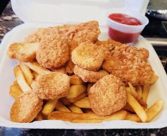 Bella Ts Pizza | restaurant | 2900 Levick St, Philadelphia, PA 19149, USA | 2155333100 OR +1 215-533-3100