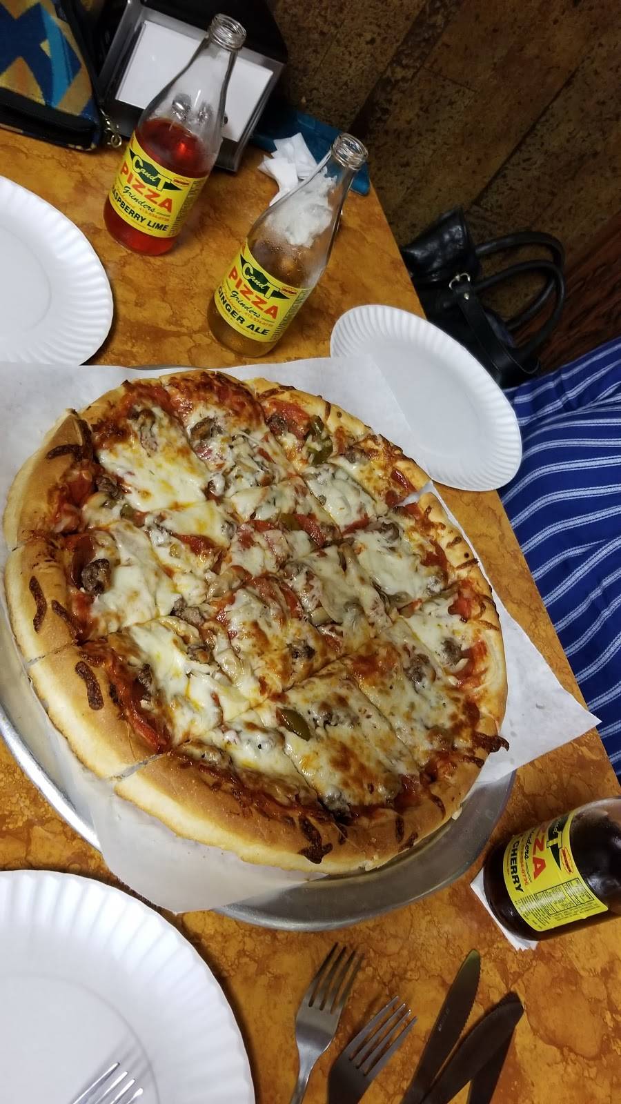 C and T Pizza | restaurant | 982 Chicopee St, Chicopee, MA 01013, USA | 4135340736 OR +1 413-534-0736