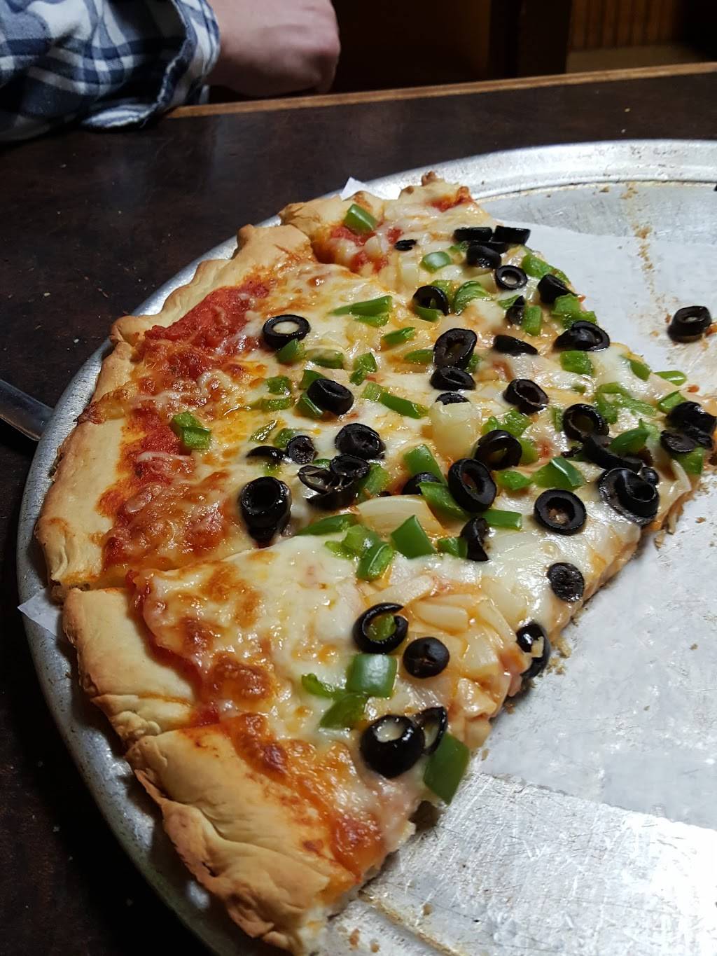 Shives Pizza & Subs | meal takeaway | 119 E Main St, Hancock, MD 21750, USA | 3016785272 OR +1 301-678-5272