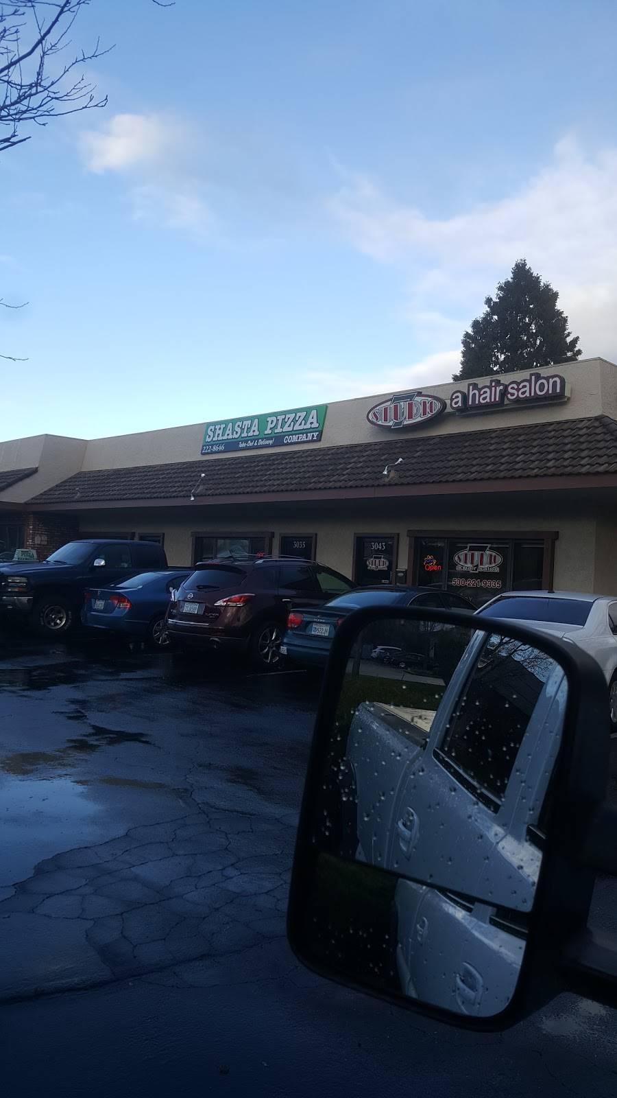 Shasta Pizza | restaurant | 3035 Victor Ave, Redding, CA 96002, USA | 5302228646 OR +1 530-222-8646