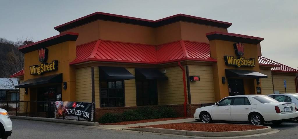 Pizza Hut | restaurant | 380 Tanyard Rd, Rocky Mount, VA 24151, USA | 5404894444 OR +1 540-489-4444