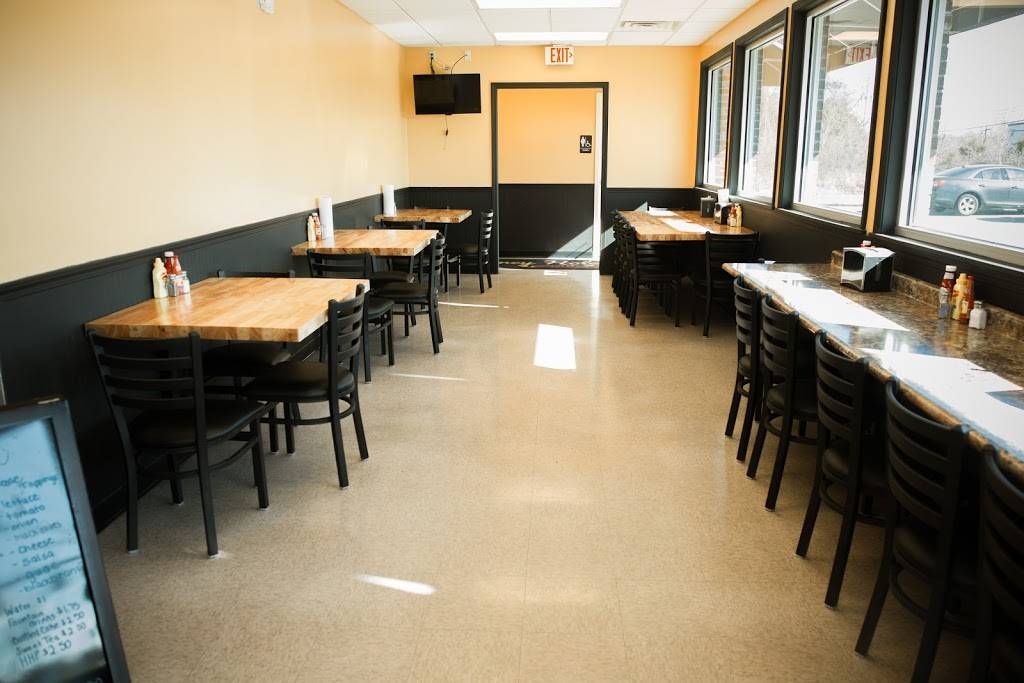 Honey Hole soul food | restaurant | 493 Waldron Rd, La Vergne, TN 37086, USA | 6152802176 OR +1 615-280-2176