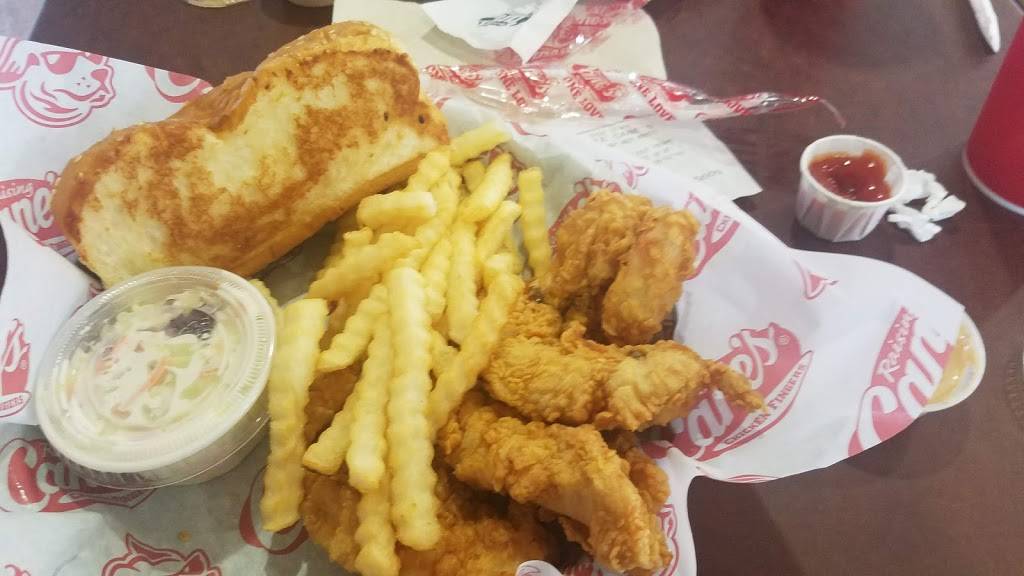 Raising Canes Chicken Fingers | meal takeaway | 1777 N Hwy 17, Mt Pleasant, SC 29464, USA | 8436062999 OR +1 843-606-2999