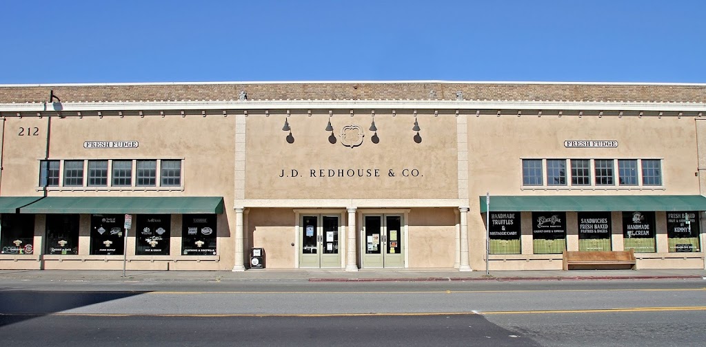 JD Redhouse & Company | restaurant | 212 S Main St, Willits, CA 95490, USA | 7074591214 OR +1 707-459-1214