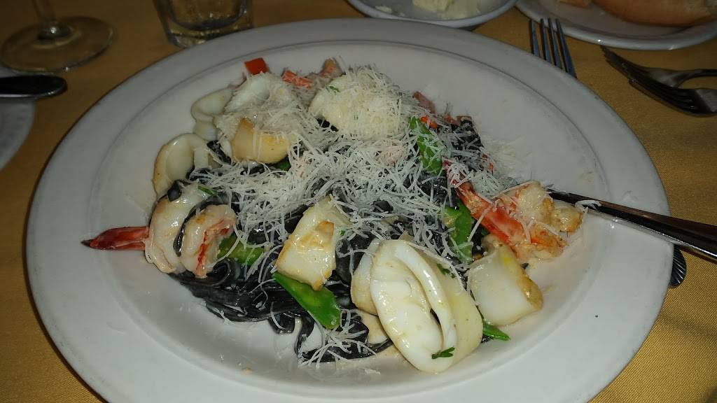 Cafe Piccolo | restaurant | 3222 E Broadway, Long Beach, CA 90803, USA | 5624381316 OR +1 562-438-1316