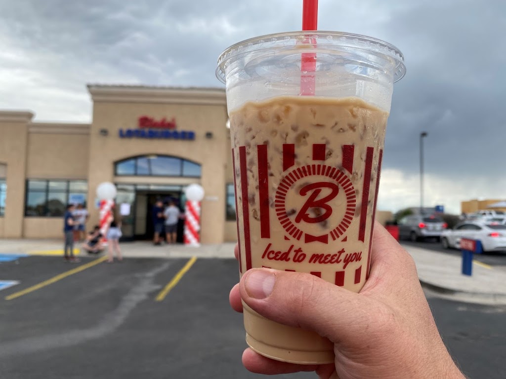 Blakes Lotaburger | restaurant | 5210 E Main St, Farmington, NM 87402, USA | 5053265270 OR +1 505-326-5270