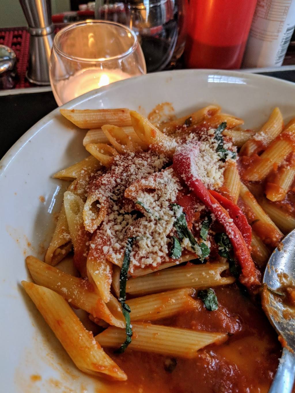 Club Lucky | restaurant | 1824 W Wabansia Ave, Chicago, IL 60622, USA | 7732272300 OR +1 773-227-2300