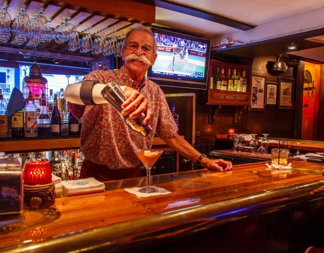 Captain Jacks | night club | 16812 Pacific Coast Hwy, Sunset Beach, CA 90742, USA | 5625922514 OR +1 562-592-2514