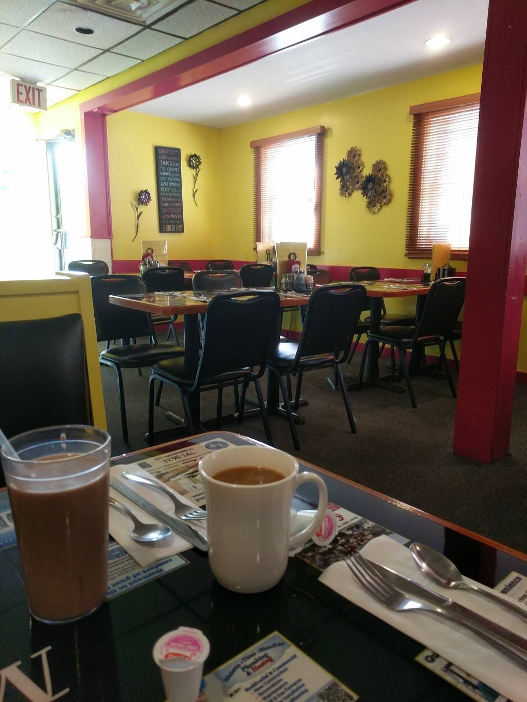 Maelily Ryleighs | restaurant | 949 Forest Ave, Portland, ME 04103, USA | 2078786575 OR +1 207-878-6575