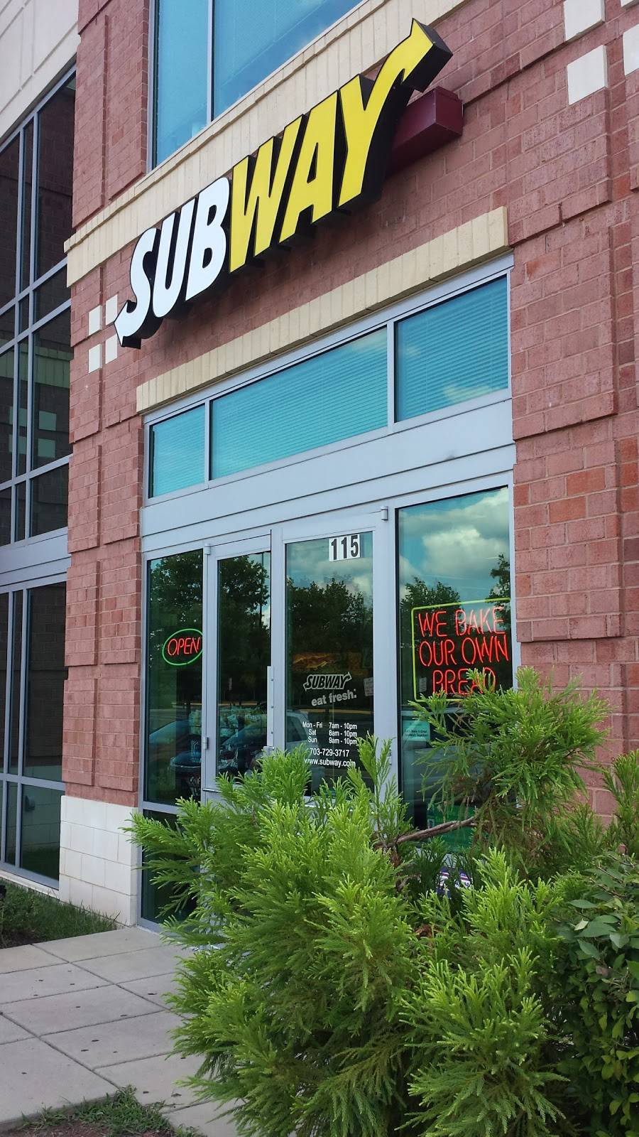 Subway Restaurants | restaurant | 43490 Yukon Drive Suite 115 Bldg B, Ryan Park Commercial Center, Ashburn, VA 20147, USA | 7037293717 OR +1 703-729-3717