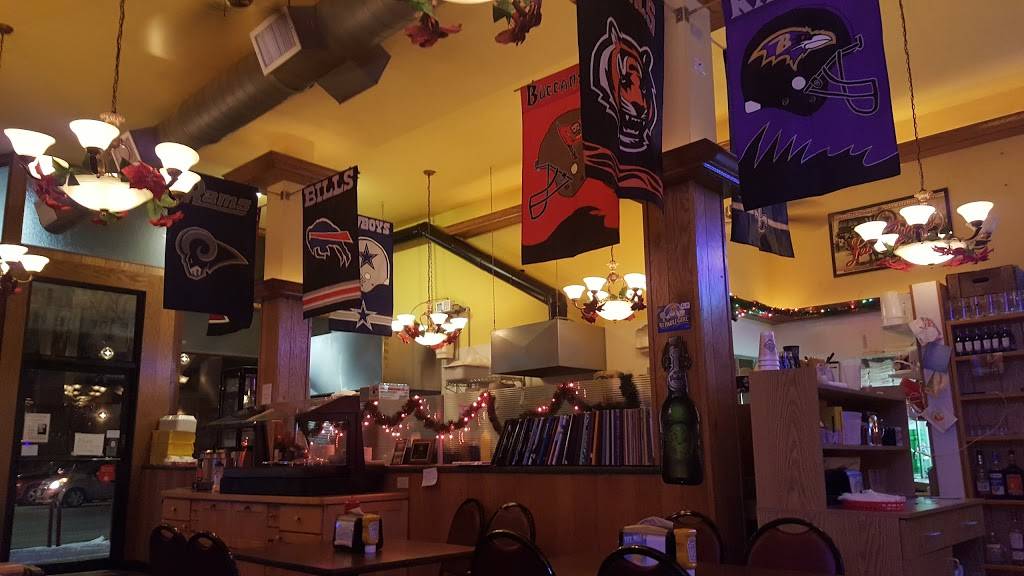 Corner Pub | restaurant | 100 E Main St, Reedsburg, WI 53959, USA | 6085248989 OR +1 608-524-8989