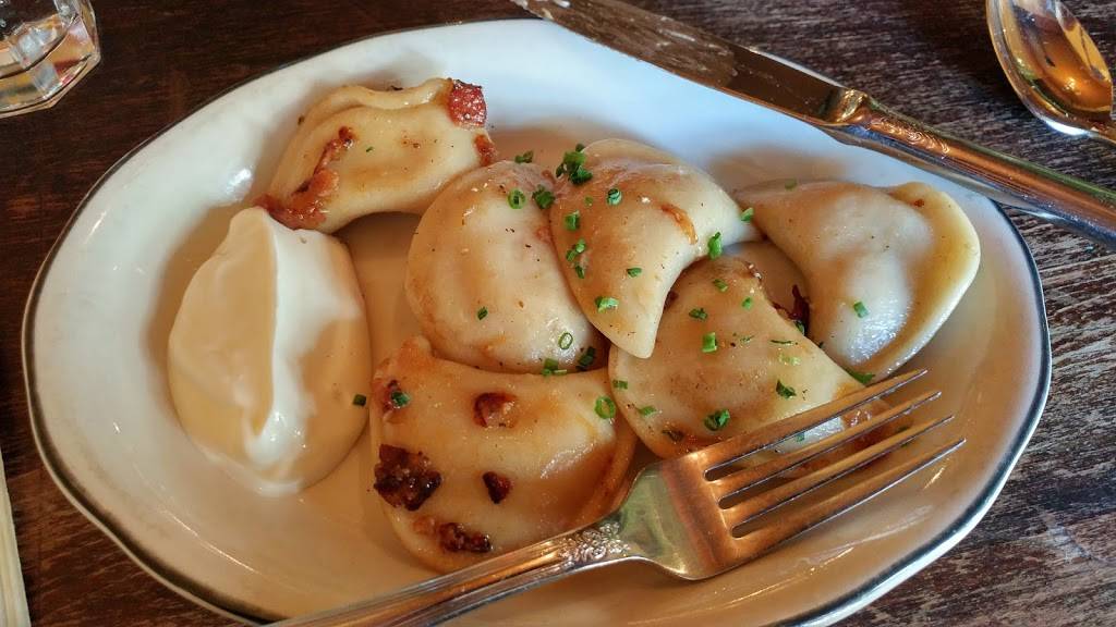 Tennessee Tavern | restaurant | 1554 Queen St W, Toronto, ON M6R 1A6, Canada | 4165357777 OR +1 416-535-7777