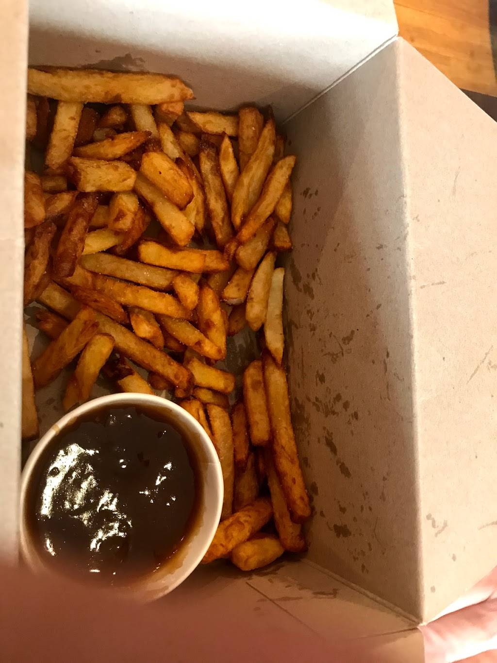 Valentine | restaurant | 260 Rue de Saint Jovite, Mont-Tremblant, QC J8E 2Z9, Canada | 8197173433 OR +1 819-717-3433