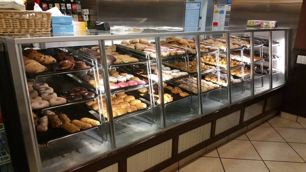 Winchells Donut House | cafe | 14530 Brand Blvd, San Fernando, CA 91340, USA | 8183619017 OR +1 818-361-9017