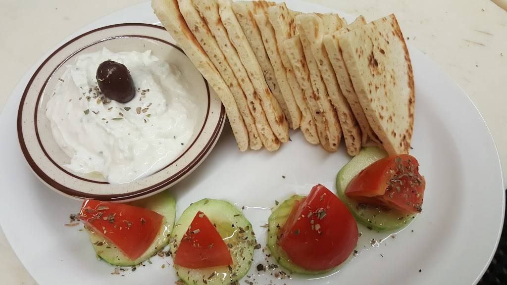 Petes Greek Town Cafe | restaurant | 2910 E Colfax Ave, Denver, CO 80206, USA | 3033211104 OR +1 303-321-1104