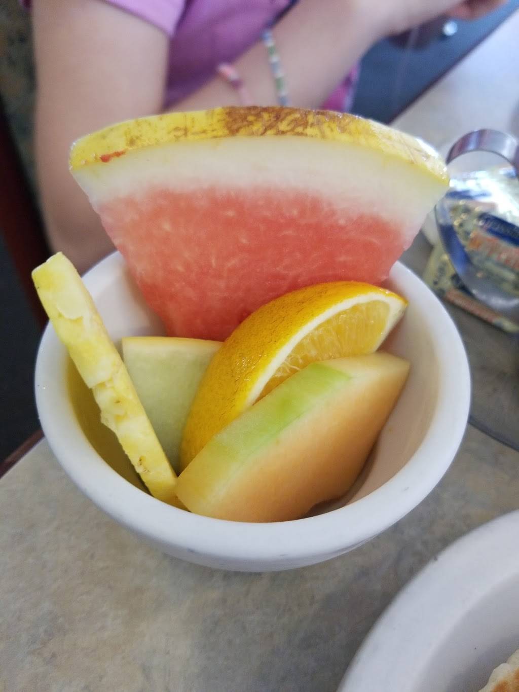 Angels Restaurant | restaurant | 1401 E John St, Appleton, WI 54915, USA | 9209938847 OR +1 920-993-8847