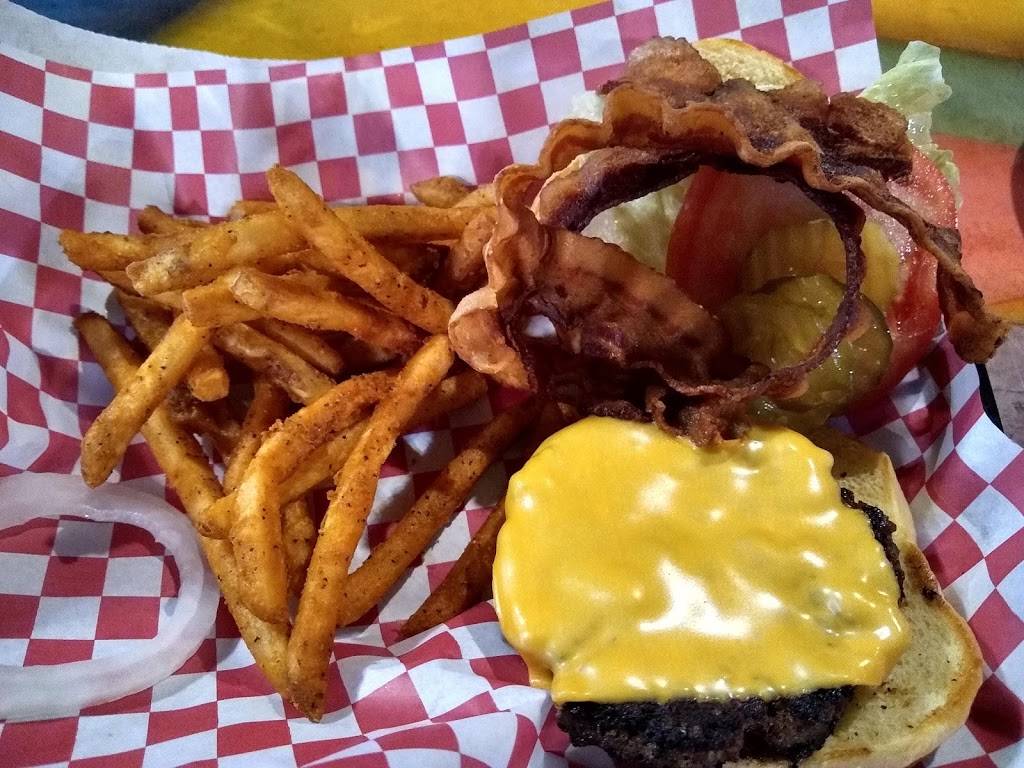 The Frisk Pub | restaurant | 117 N Jefferson Ave, Eatonton, GA 31024, USA | 7067492500 OR +1 706-749-2500