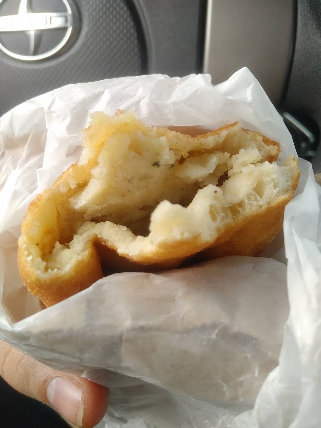 Lena’s Roti & Doubles | restaurant | 278 Eddystone Ave, North York, ON M3N 1H7, Canada | 6473447700 OR +1 647-344-7700