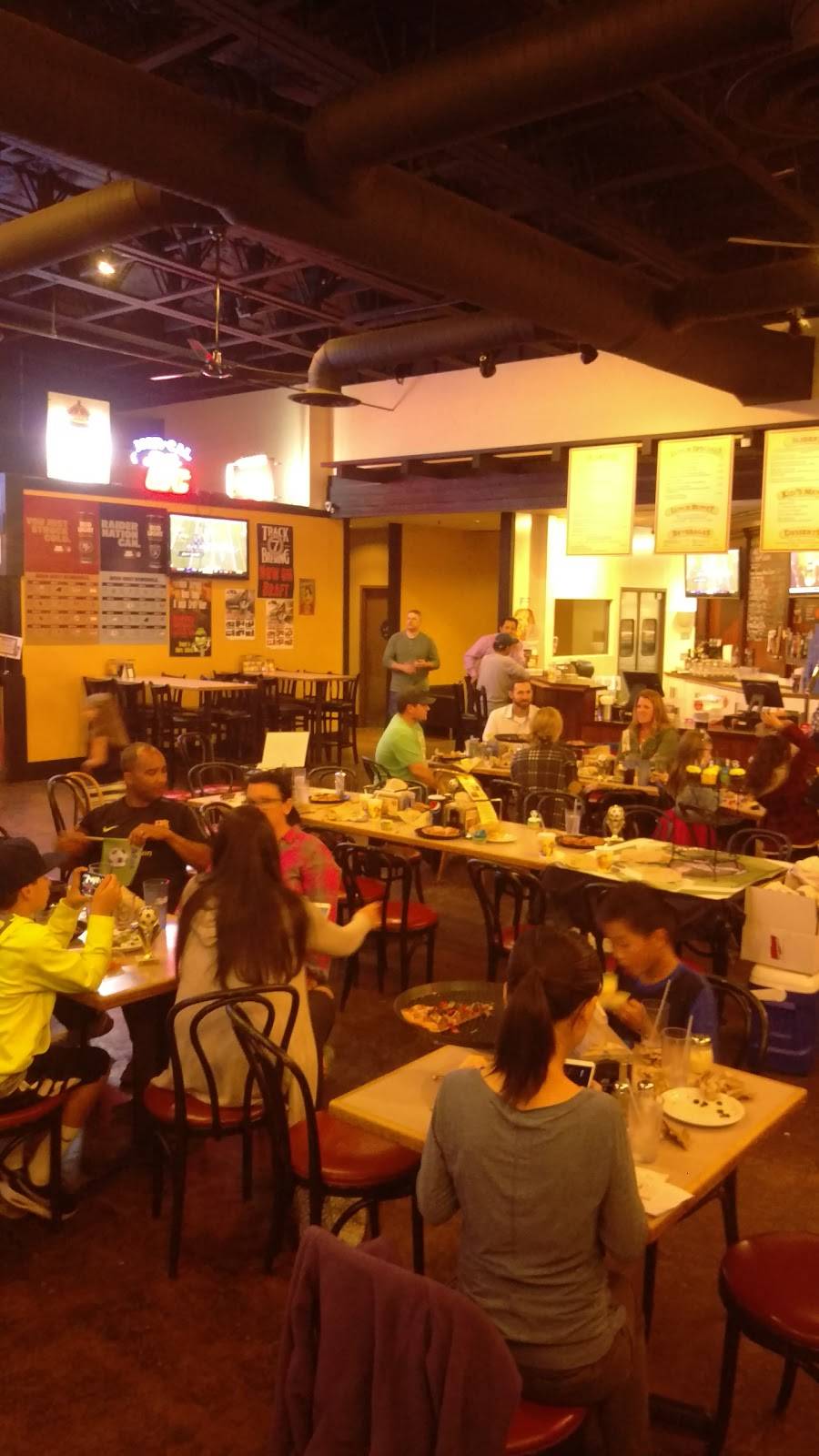 Steves Pizza | meal takeaway | 3941 Park Dr #100, El Dorado Hills, CA 95762, USA | 9169392100 OR +1 916-939-2100