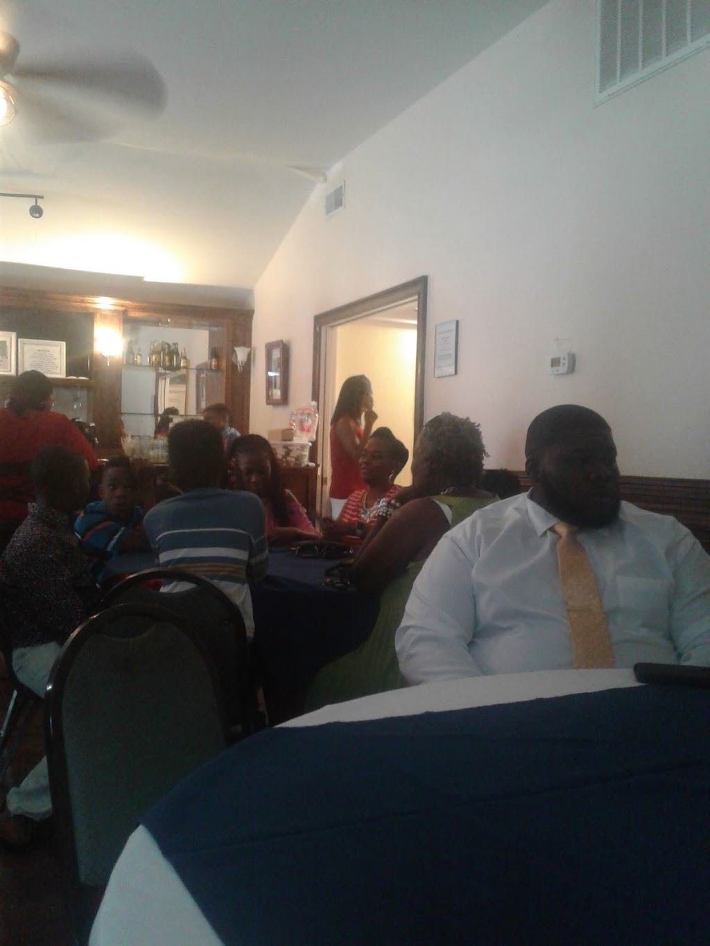 Buckshot’s Restaurant | restaurant | 10030 US-17, McClellanville, SC 29458, USA | 8438873358 OR +1 843-887-3358