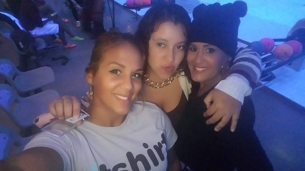 Strikers Sports Bar and Grill | night club | 66 Hathaway Rd, New Bedford, MA 02746, USA | 5089931746 OR +1 508-993-1746