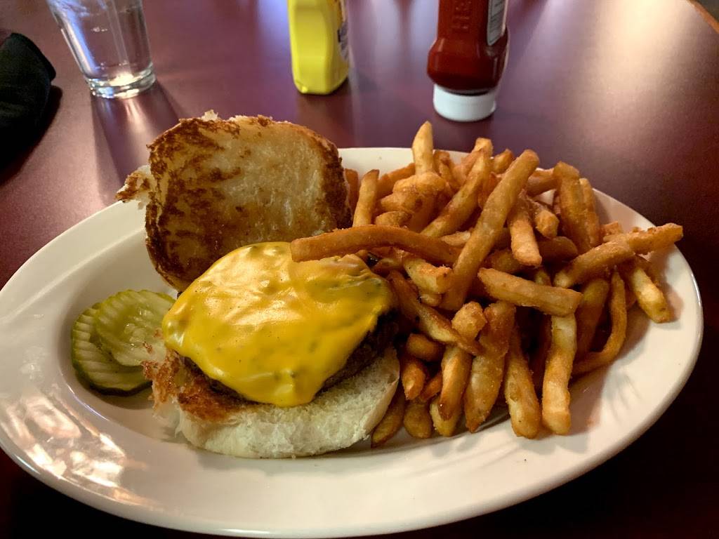 Village Pizzeria Of Amery | restaurant | 325 Keller Ave N, Amery, WI 54001, USA | 7152687010 OR +1 715-268-7010