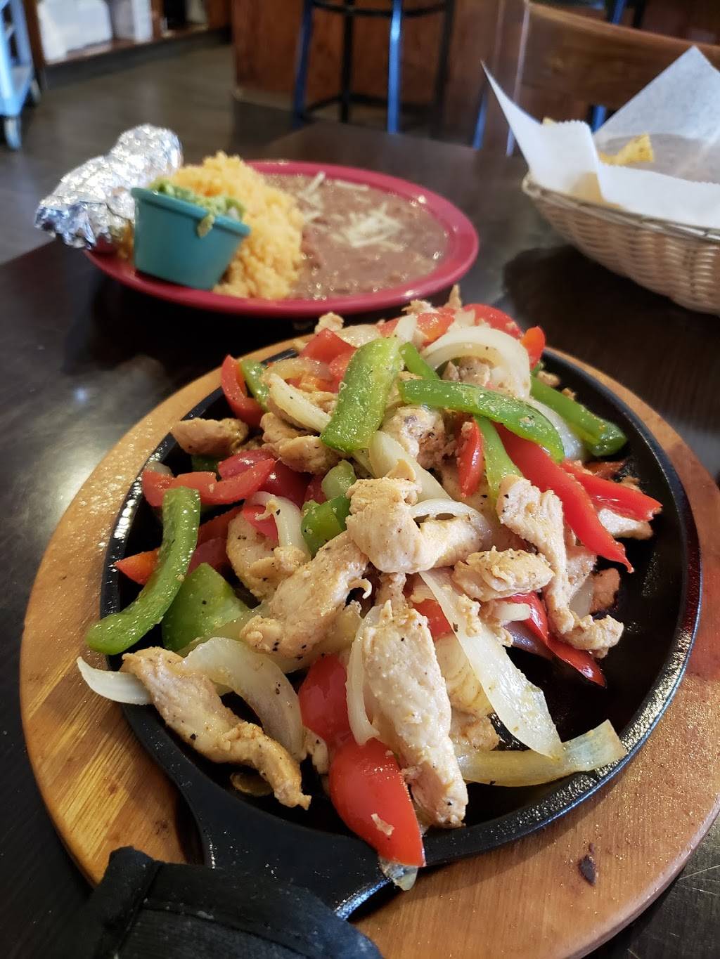 Mi Tierra | restaurant | 48 Russell St, Hadley, MA 01035, USA | 4135879820 OR +1 413-587-9820