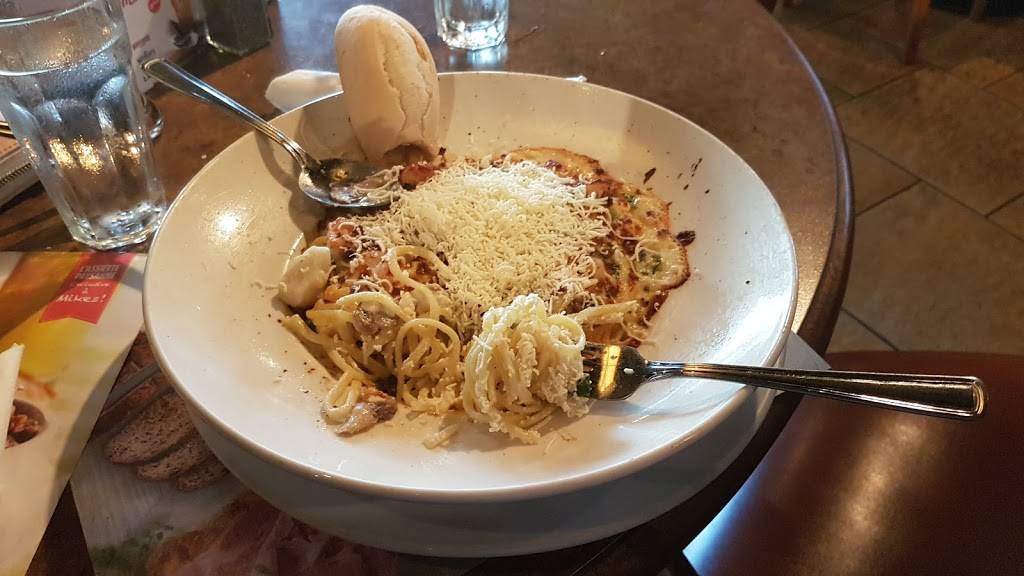 Mikes | restaurant | 199 Boul Labelle, Rosemère, QC J7A 2H2, Canada | 4504193303 OR +1 450-419-3303