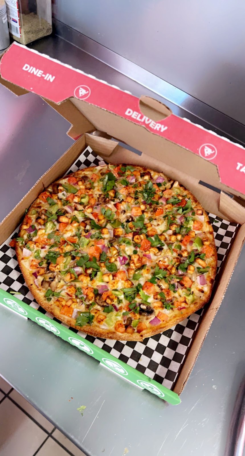 Pizza Twist - Madera, CA | restaurant | 2263 W Cleveland Ave, Madera, CA 93637, USA | 5593302300 OR +1 559-330-2300