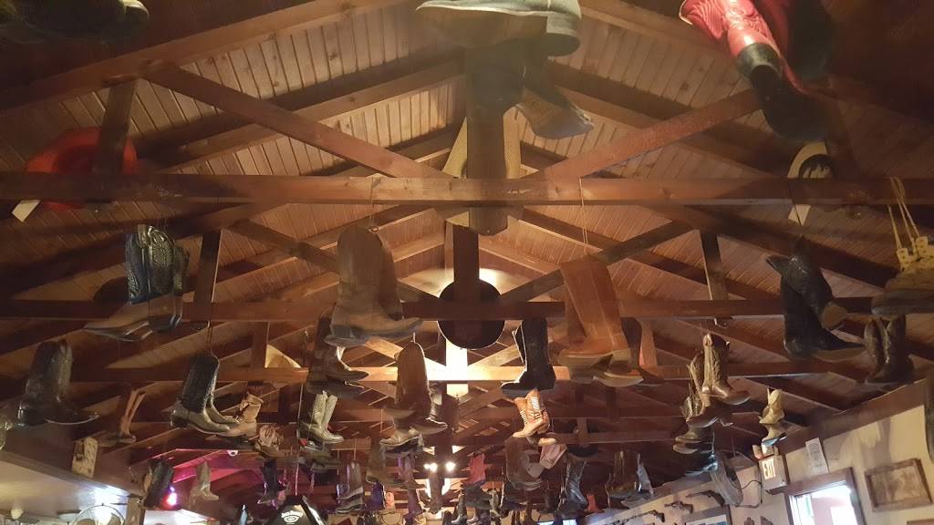 BRANDING IRON Restaurant and Saloon | restaurant | 12142 MO-5, Sunrise Beach, MO 65079, USA | 5733744969 OR +1 573-374-4969