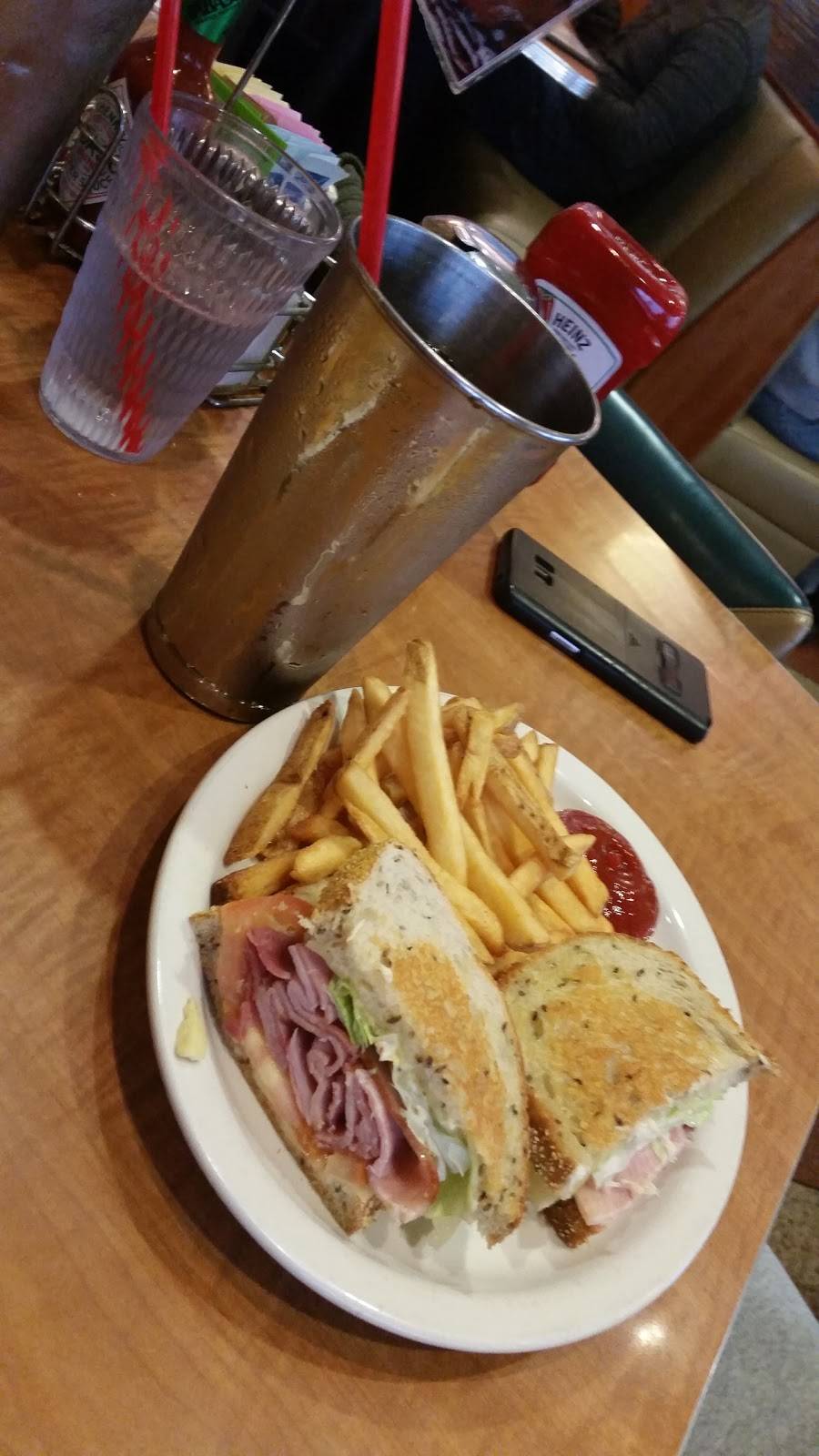 Shakeys Pizza Parlor | restaurant | 12455 Victoria Gardens Ln # 110, Rancho Cucamonga, CA 91739, USA | 9098995000 OR +1 909-899-5000