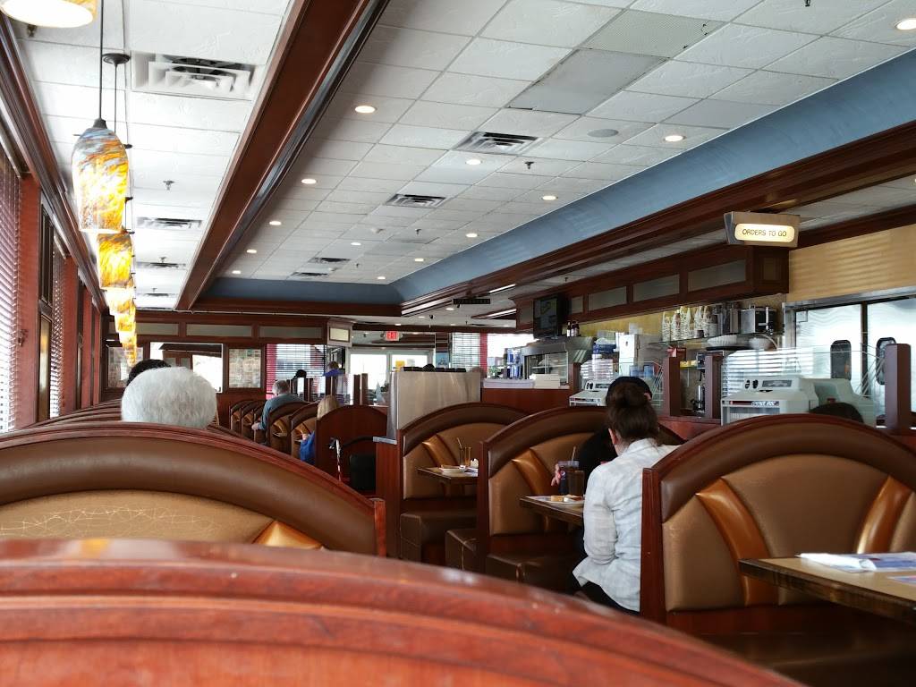 Bulls Head Diner | restaurant | 43 High Ridge Rd, Stamford, CT 06905, USA | 2039611400 OR +1 203-961-1400