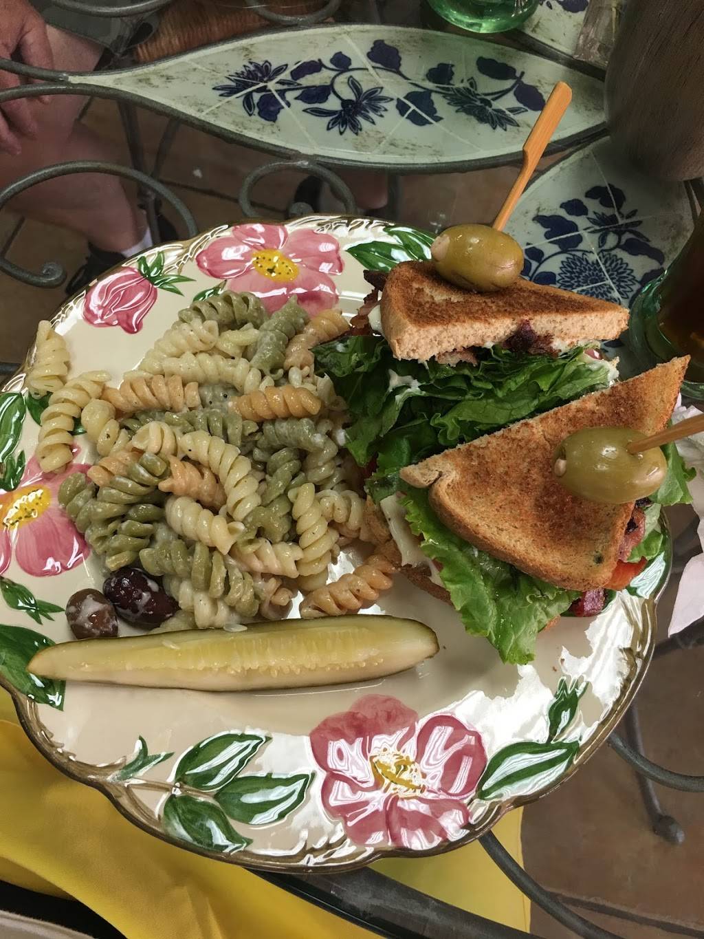 Myshellys Kitchen | restaurant | 15B W Oak St, Arcadia, FL 34266, USA | 8639935030 OR +1 863-993-5030