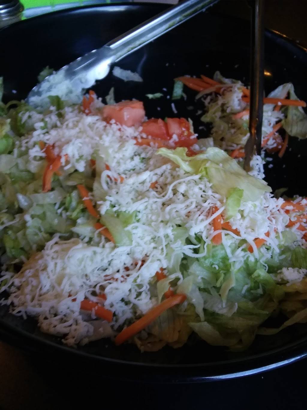 Makin Pizza | restaurant | 144 S Macon St, Bement, IL 61813, USA | 2176787005 OR +1 217-678-7005