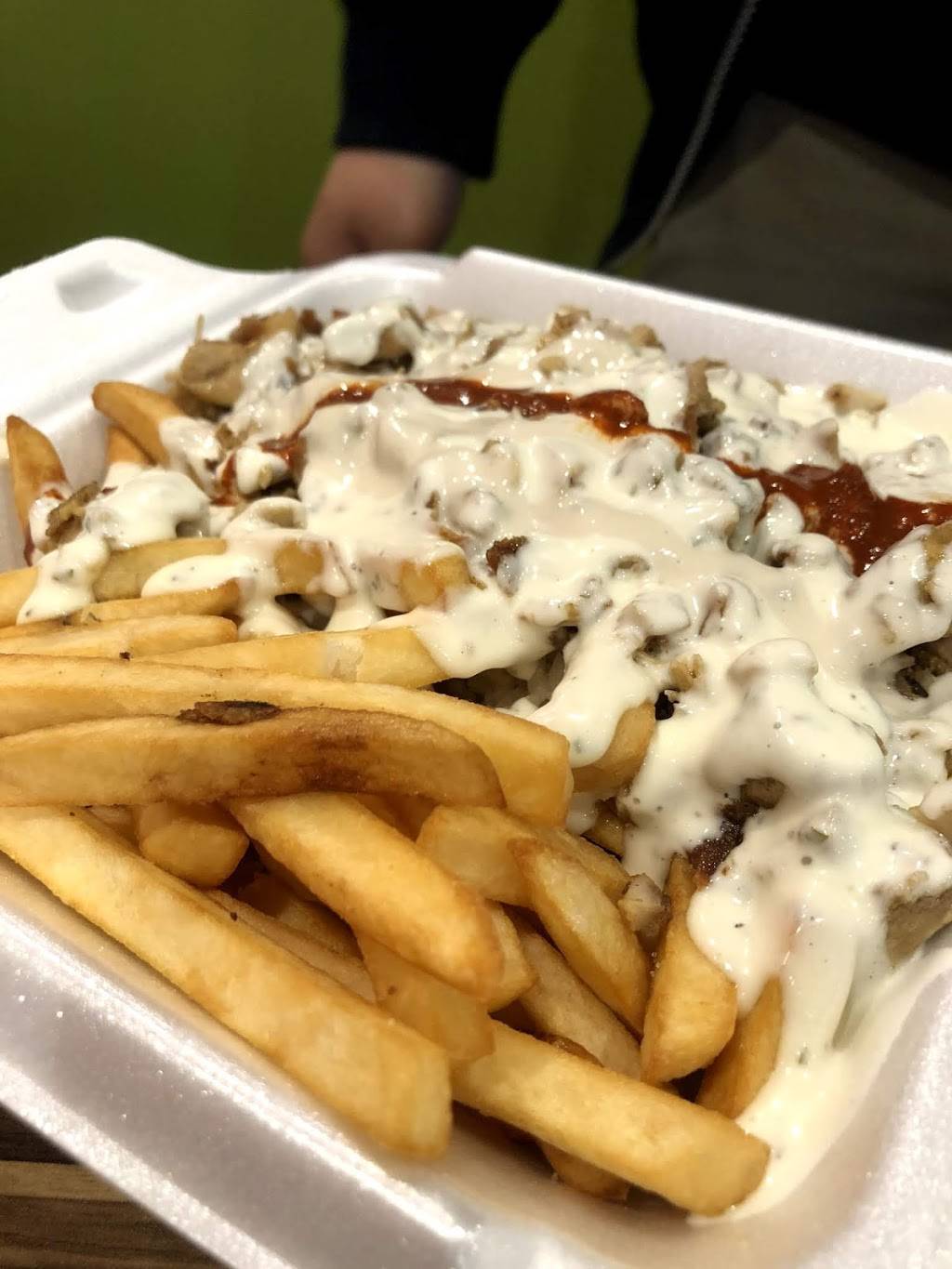 Lazeez Shawarma | restaurant | 660 Eglinton Ave W, Mississauga, ON L5R 3V2, Canada | 9055011888 OR +1 905-501-1888