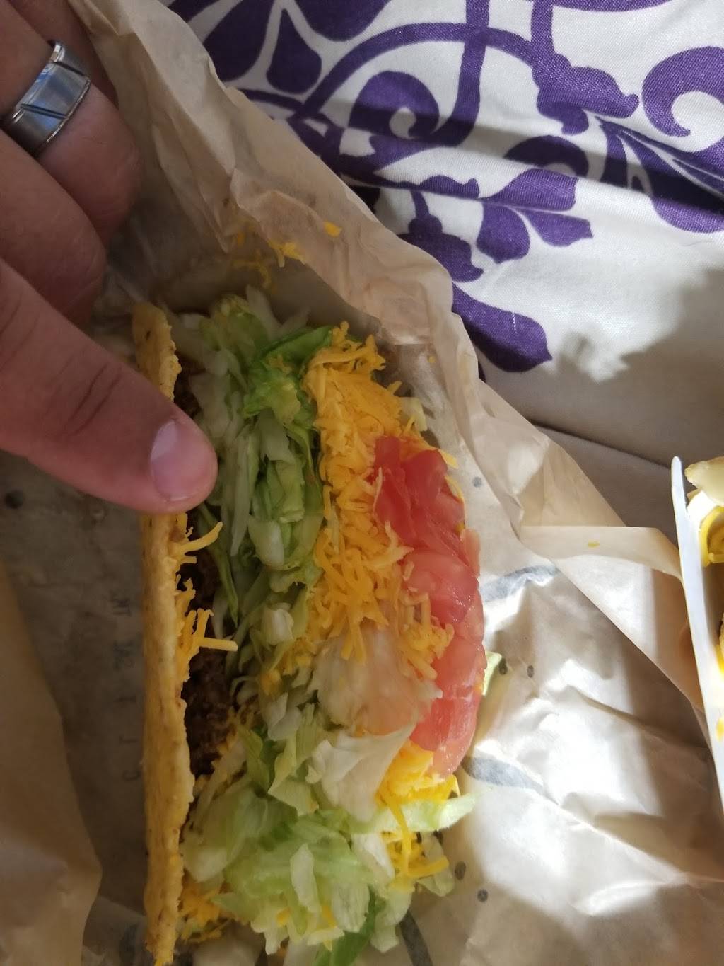 Del Taco | meal takeaway | 3702 Highland Ave, Highland, CA 92346, USA | 9098644504 OR +1 909-864-4504