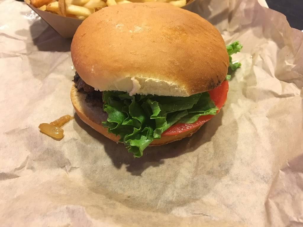 Gils Broiler | bakery | 328 N LBJ Dr, San Marcos, TX 78666, USA | 5123924595 OR +1 512-392-4595