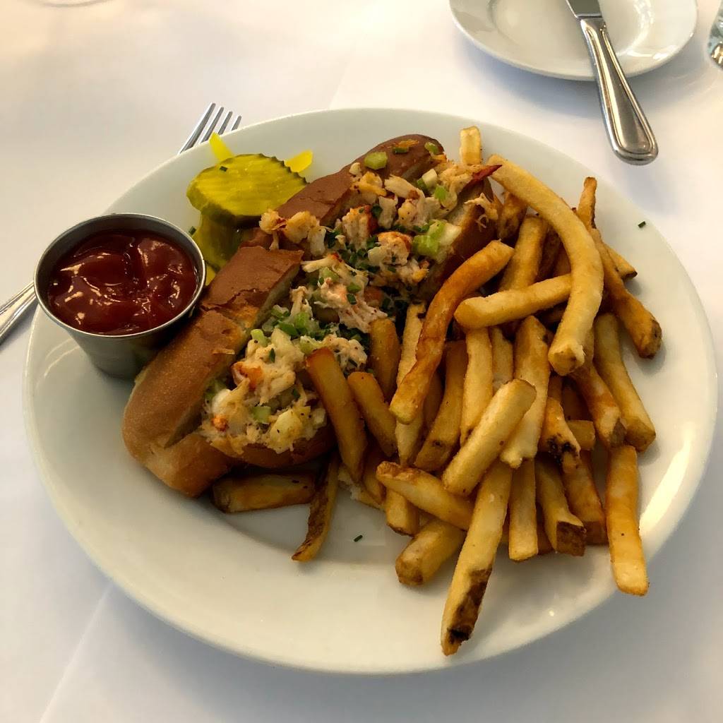 Noahs | restaurant | 136 Front St, Greenport, NY 11944, USA | 6314776720 OR +1 631-477-6720